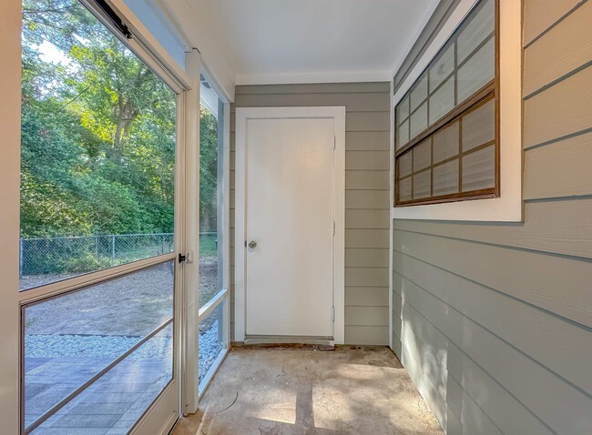 Building Photo - 6133 Greenon Ln