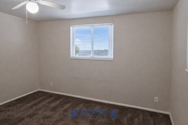 Building Photo - 1016 E 3825 S