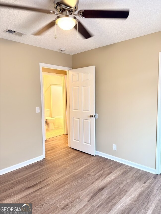 Building Photo - 159 Green Acre Cir N