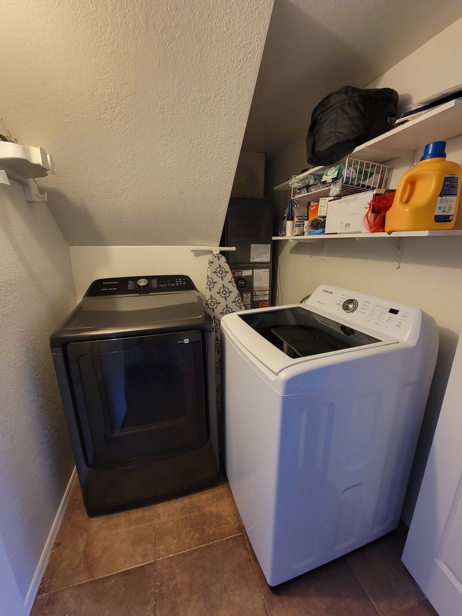 Building Photo - 5704 E Aire Libre Ave