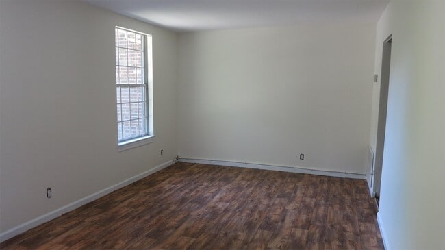 Building Photo - 112 Scarborough Pl