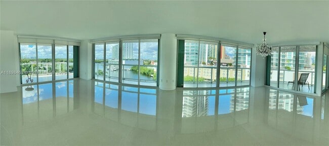 Building Photo - 16500 Collins Ave