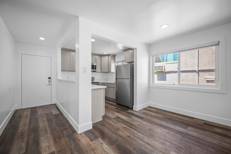 Building Photo - 1101 N Flower St