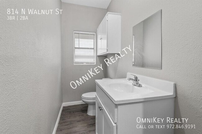 Building Photo - 814 N Walnut St