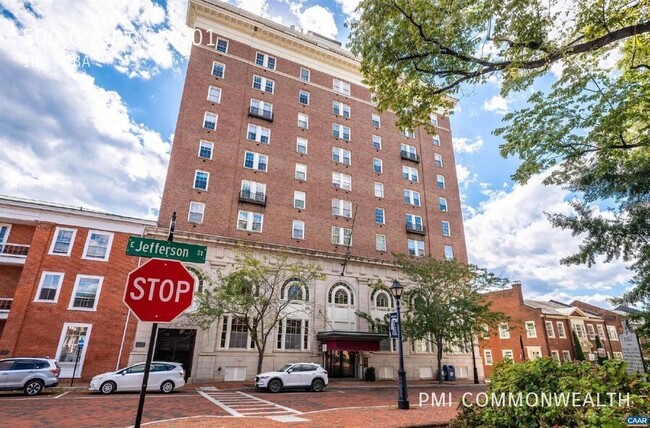 Primary Photo - 1 Bed / 1 Bath Apartment off Walking Mall ...