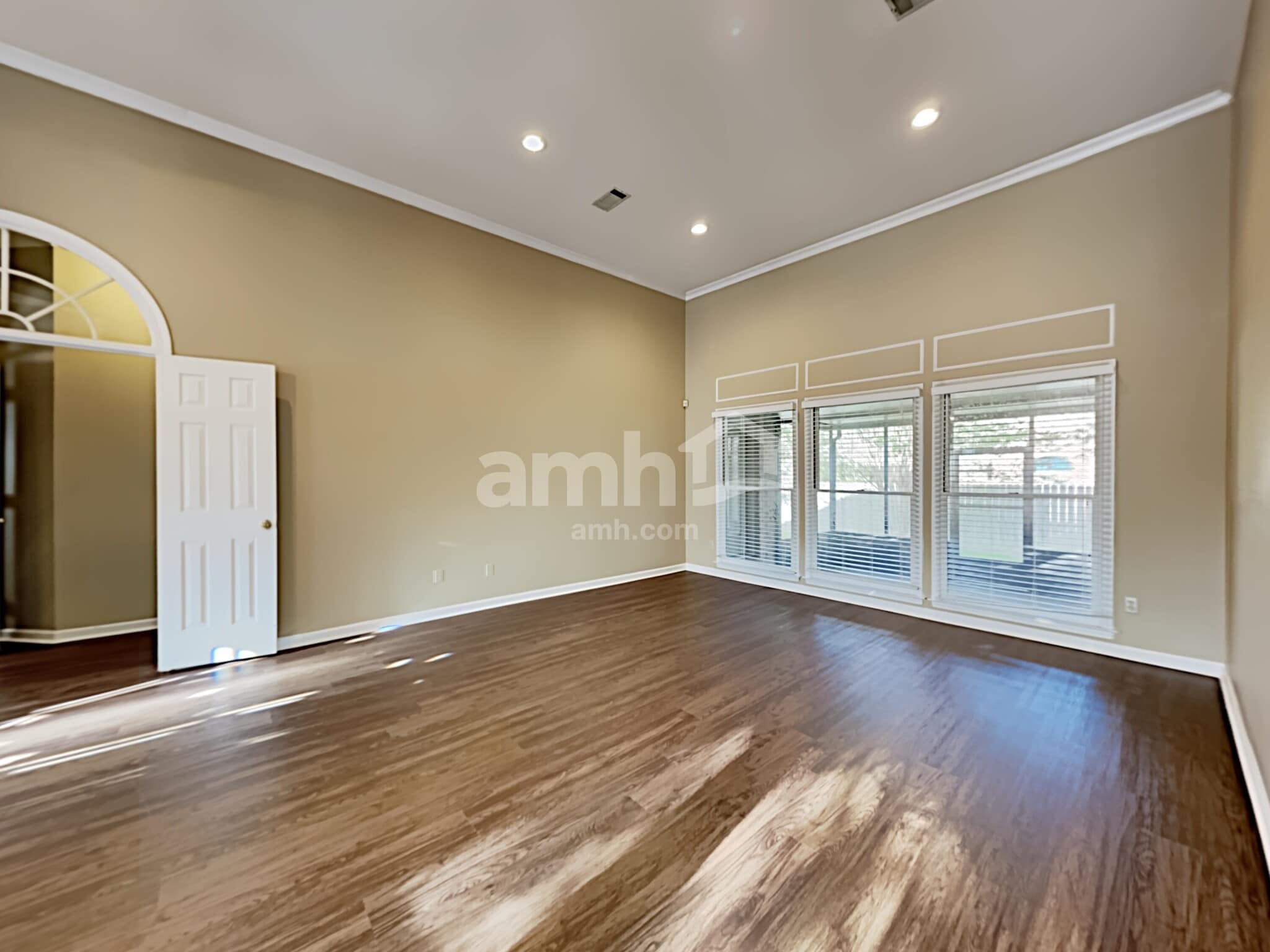 Building Photo - 1226 Sweetie Dr