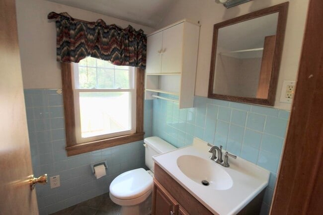 Building Photo - 103 Dinkel Ave
