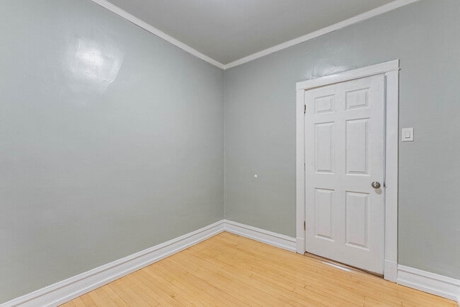 Building Photo - 4200 W 21st Pl