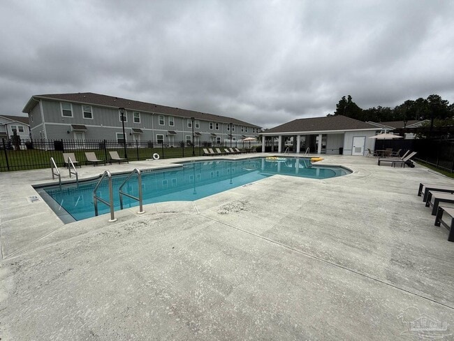 Building Photo - 1543 Iroquois Ct