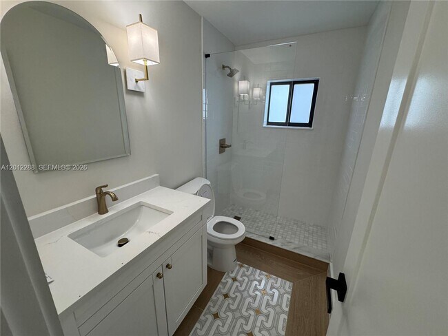 Building Photo - 9234 Southampton Pl