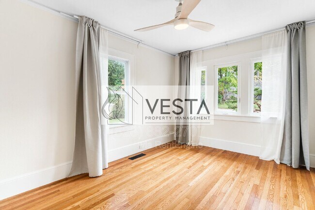 Building Photo - 42 Greenhill Ave