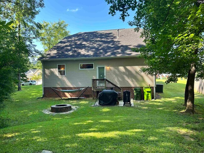 Building Photo - 105 High Bluff Ln
