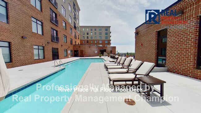 Building Photo - Luxury Condo with Water Views in Heart of Wilmington