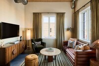 Building Photo - 812 Zubly St