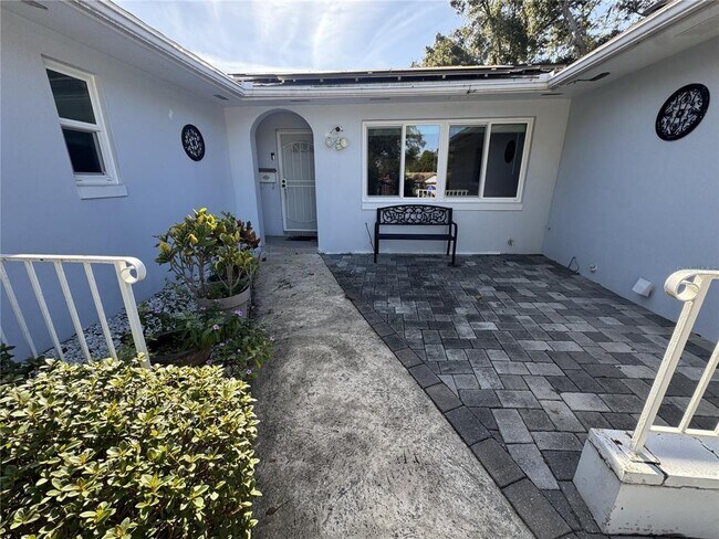 Building Photo - 1702 Hickorywood Ln