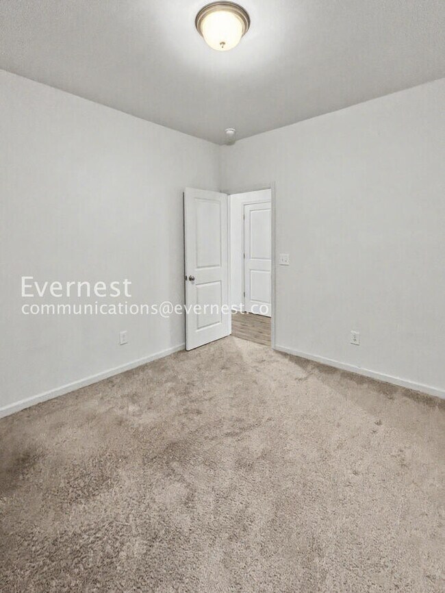 Building Photo - 10828 Mt Holly Rd