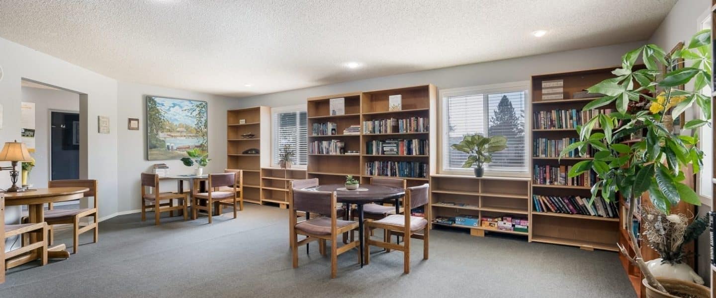 Building Photo - 2099 W Plymouth Cir
