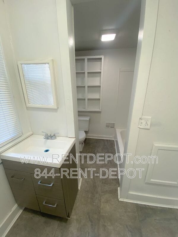 Building Photo - 1231 Culver Dr