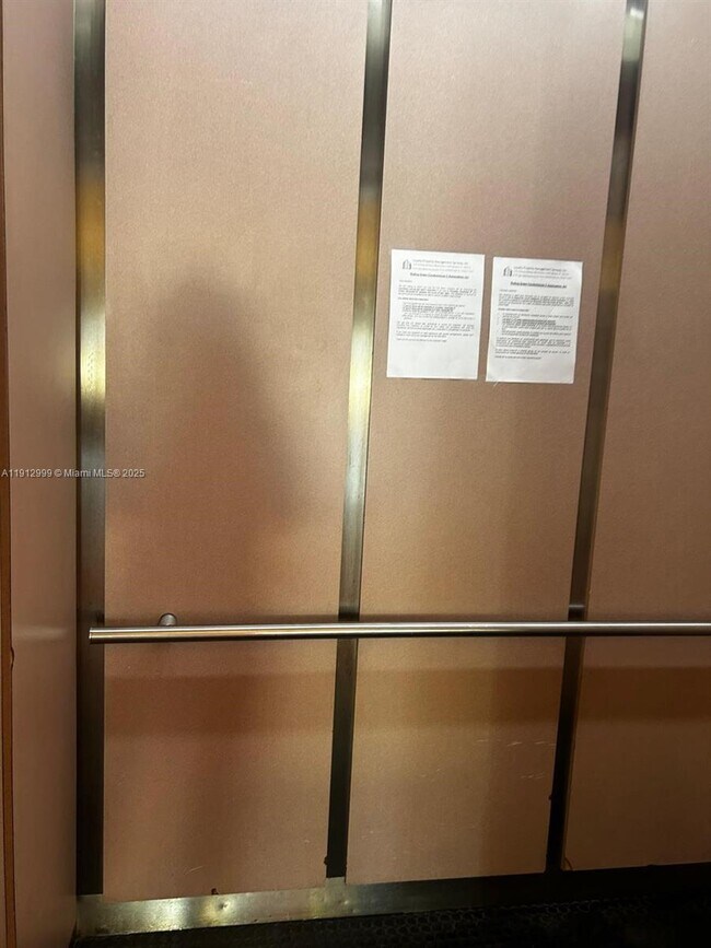 Building Photo - 1501 NE 191st St