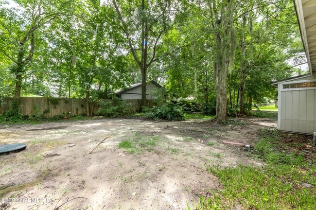 Building Photo - 7832 Newton Rd