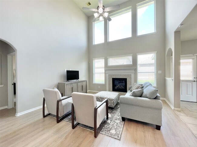 Building Photo - 30743 Gardenia Trace Dr