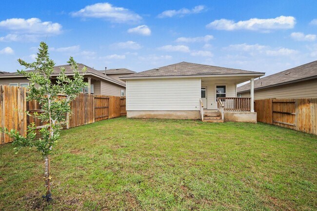 Building Photo - Beautiful Home in The Links at River Bend | Golf Course Community Living