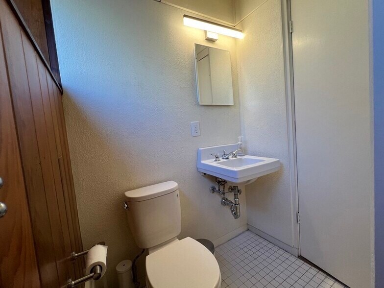 Building Photo - 9 Bowdoin St