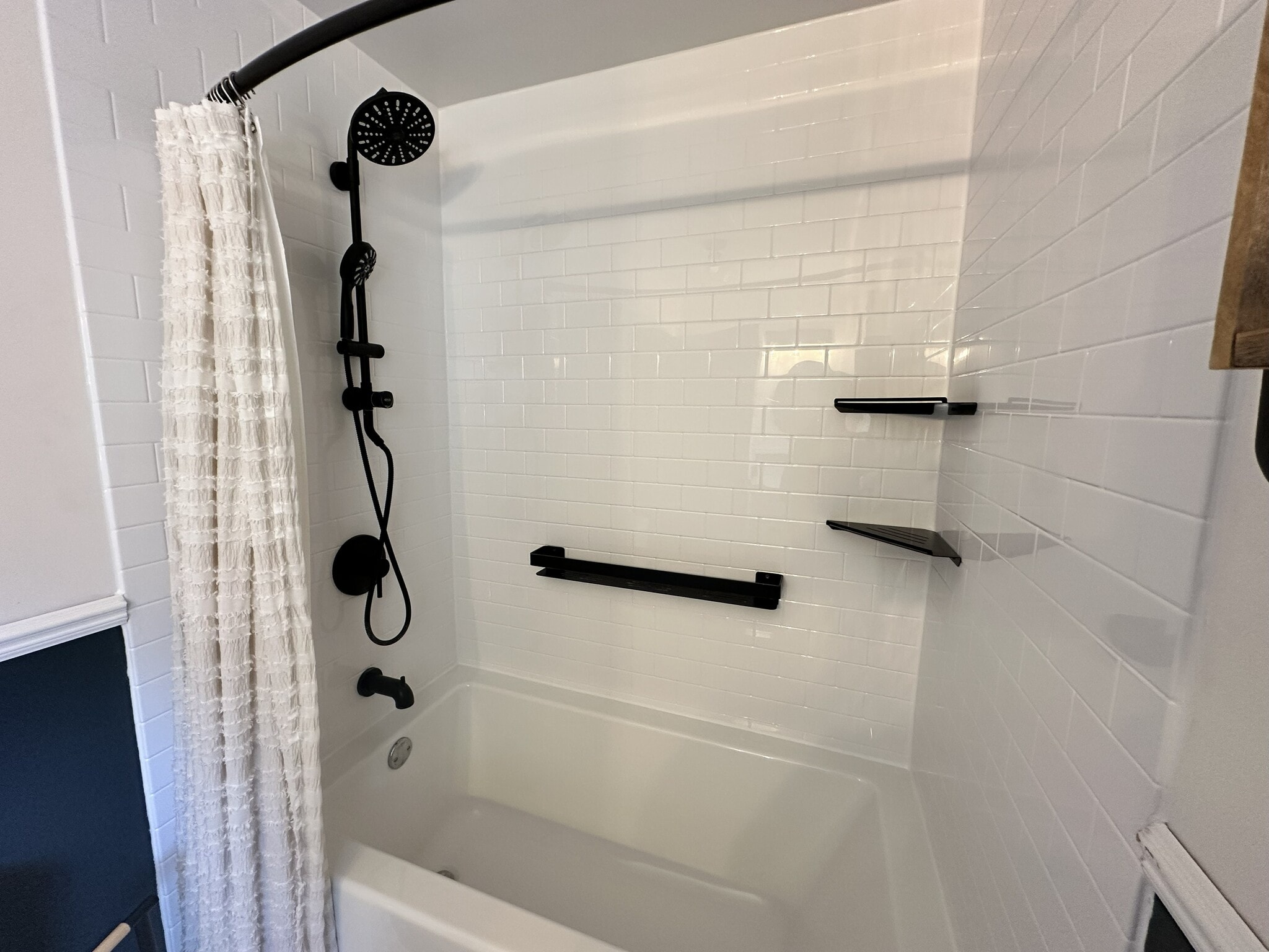 Full bath - 28 Clark St