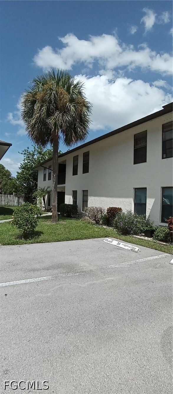 Building Photo - 2135 Crystal Dr