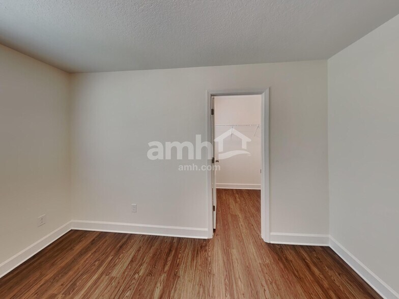 Building Photo - 8571 Highfield Ave