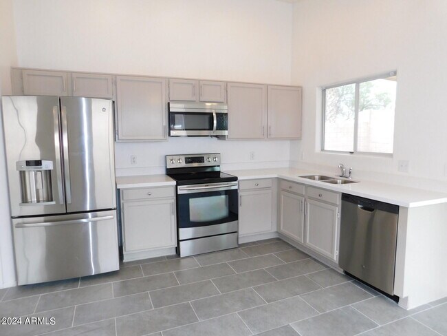Building Photo - 2874 W Muriel Dr