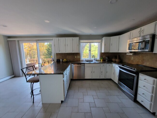 Building Photo - 40 N Mill St