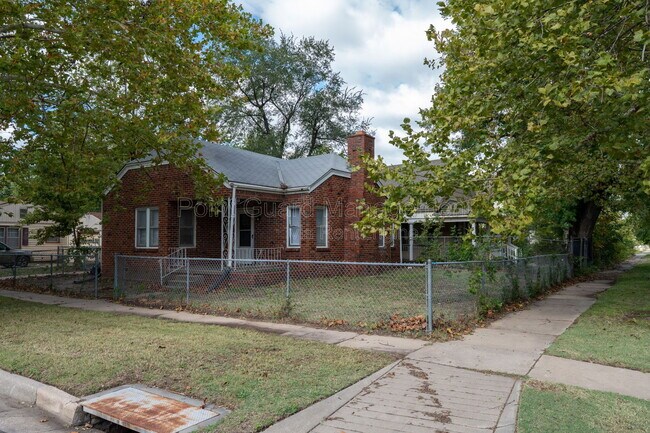 Building Photo - 102 W Zimmerly St