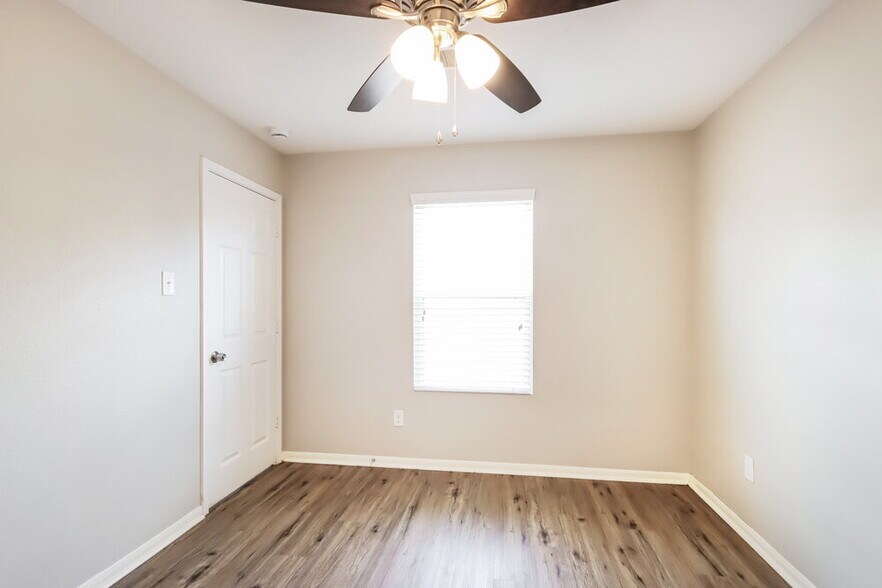 Building Photo - 9943 Chimney Swift Ln