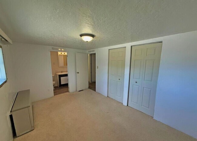 Building Photo - South Fork Rental Home