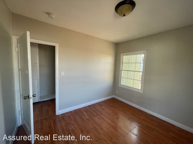 Building Photo - 3 br, 1 bath House - 6 Idaho Way