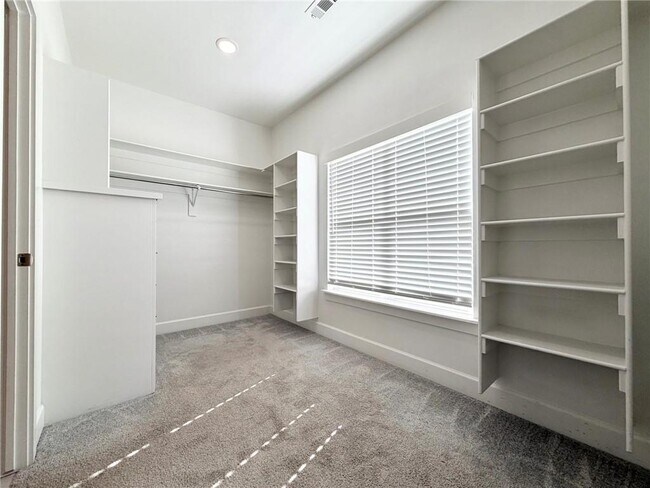 Building Photo - 1641 Cherrie St