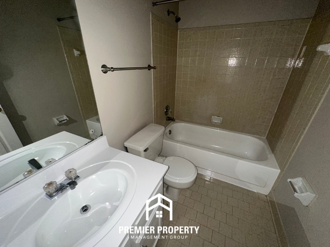 Building Photo - 6739 Pheasant Walk Cove