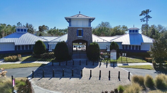 Building Photo - 10551 Park Meadowbrooke Dr