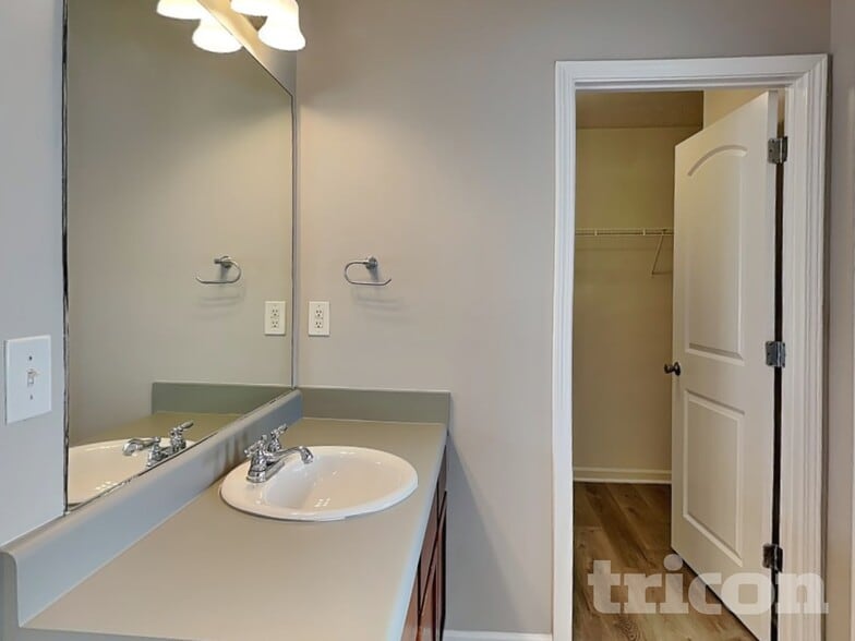 Building Photo - 1289 Avington Glen Dr SE