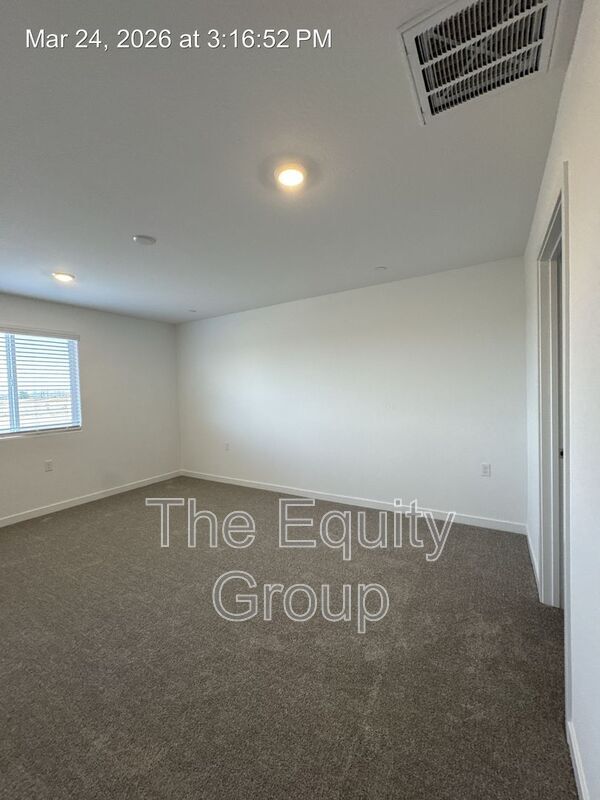 Building Photo - 2440 S Aubree St