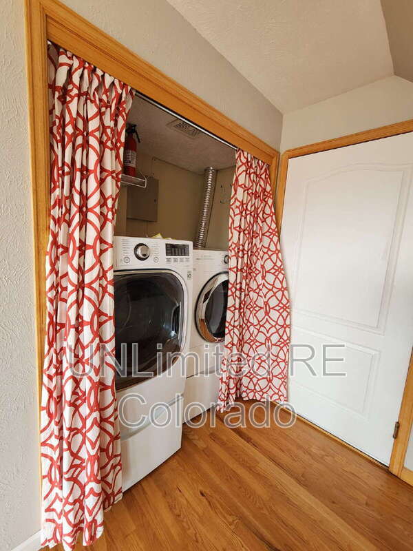 Building Photo - 5989 Eldridge Ct