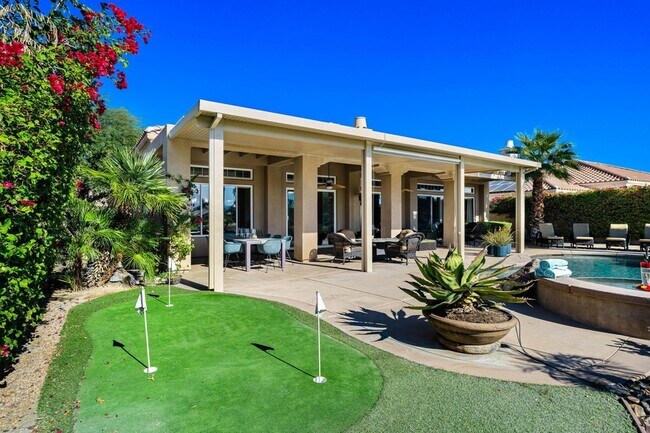 Building Photo - 96 Vía Bella