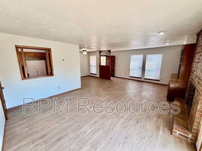 Building Photo - 6012 Gaelic Glen Dr