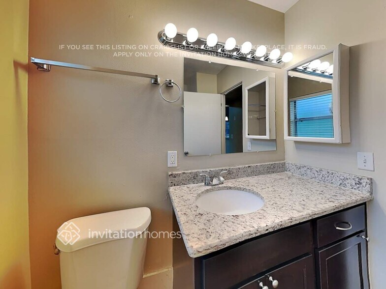 Building Photo - 2631 Ambergate Rd