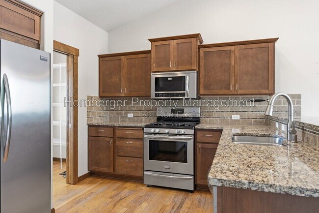 Building Photo - 17415 E Shamrock Ct