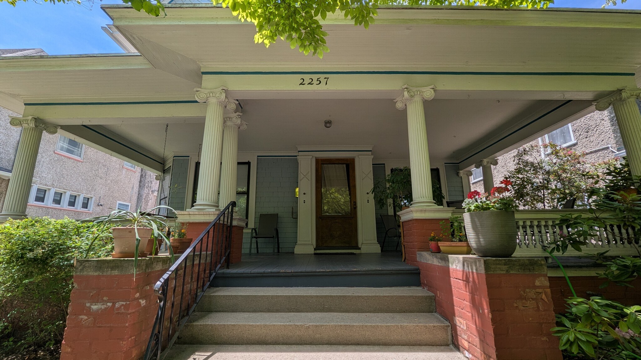 Building Photo - 2257 Scottwood Ave