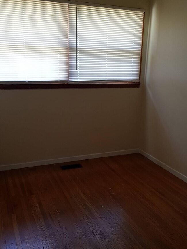 Building Photo - 408 Shepley Drive - 1