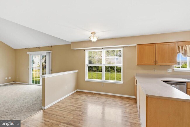 Building Photo - 251 N Caroline Pl