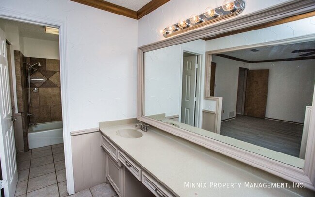 Building Photo - 5504 73rd St